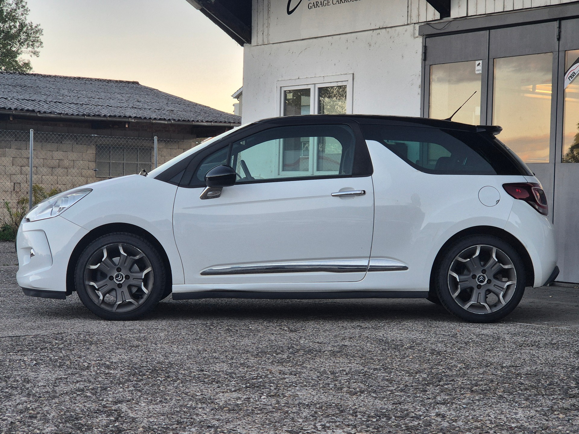 DS AUTOMOBILES DS3 1.6 THP Sport Chic-image-9