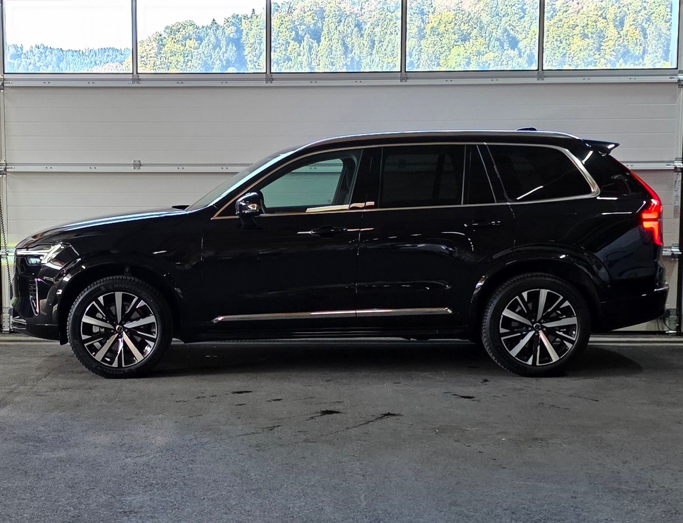 VOLVO XC90 B5 Benzin Mild Hybrid AWD Plus Bright Geartronic 7-Plätzer *360°Kamera*Sitz-&Lenkradheizung*Distanzregler*Spurhalteass.*-showroom-element-1