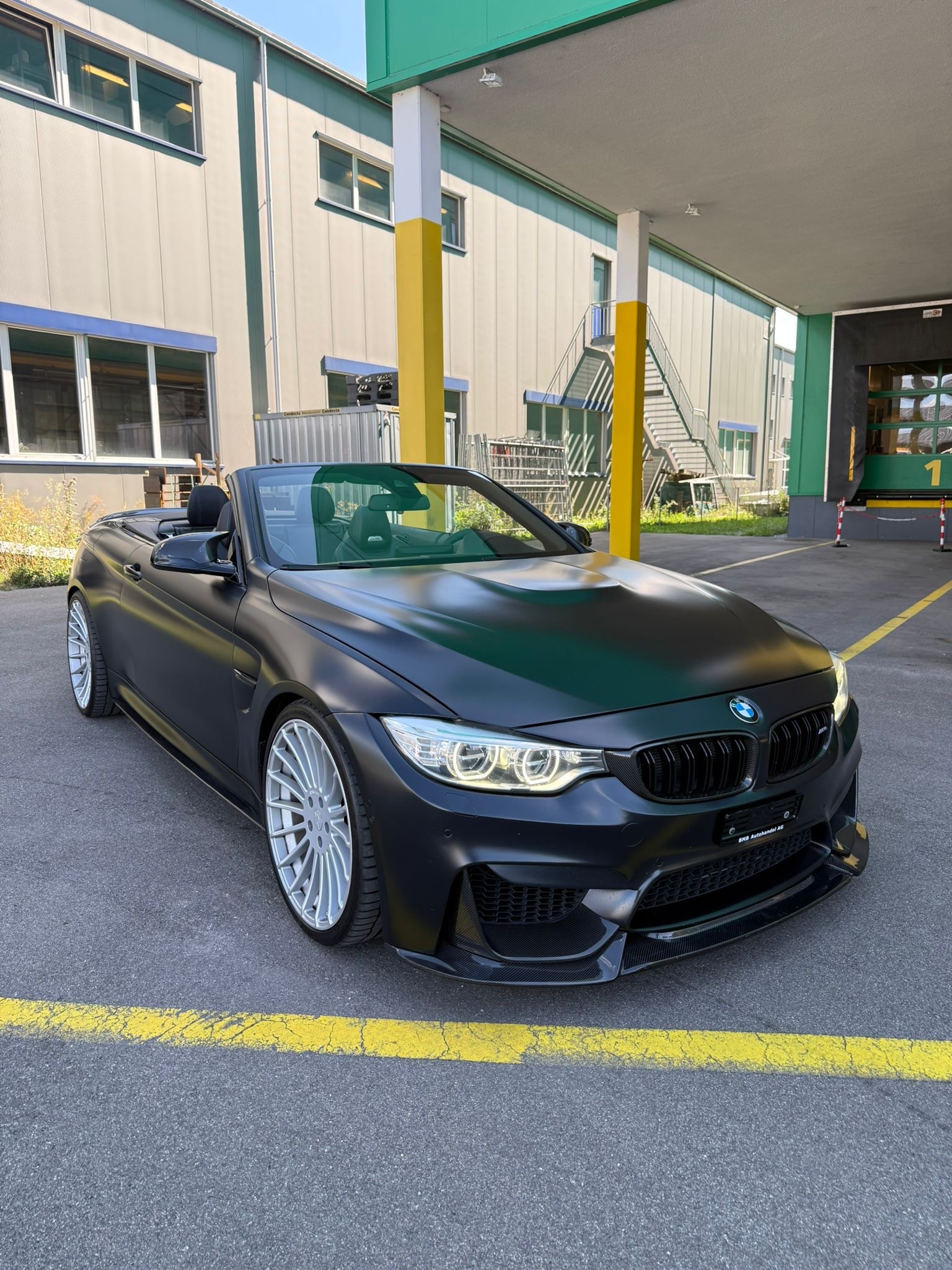 BMW M4 Cabriolet DKG-image-1