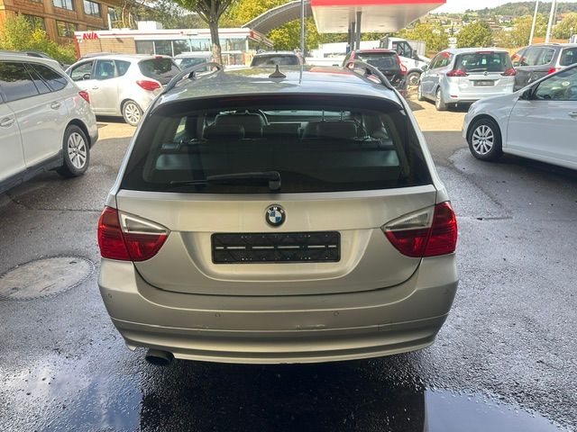 BMW 320i Touring Steptronic-showroom-element-2