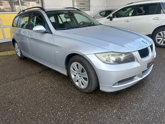 BMW 320i Touring Steptronic-showroom-element-3