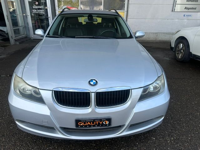 BMW 320i Touring Steptronic-image-5