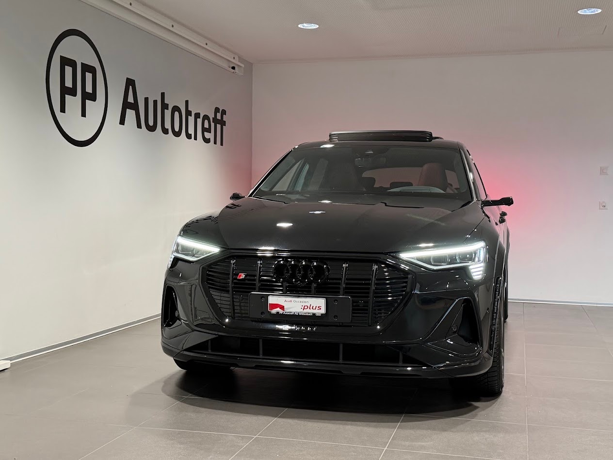 AUDI e-tron S quattro