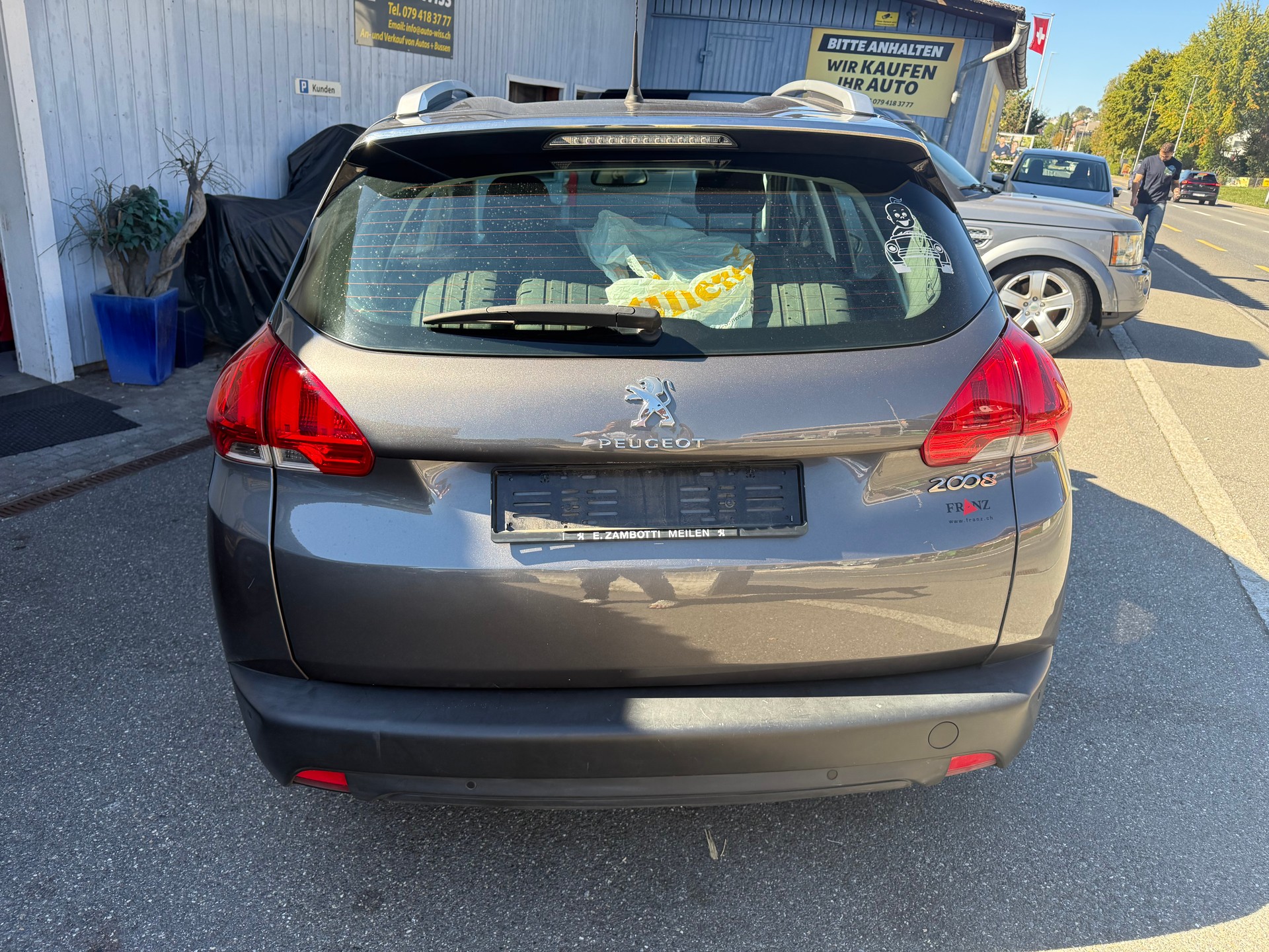 PEUGEOT 2008 1.2 VTI Allure-image-4