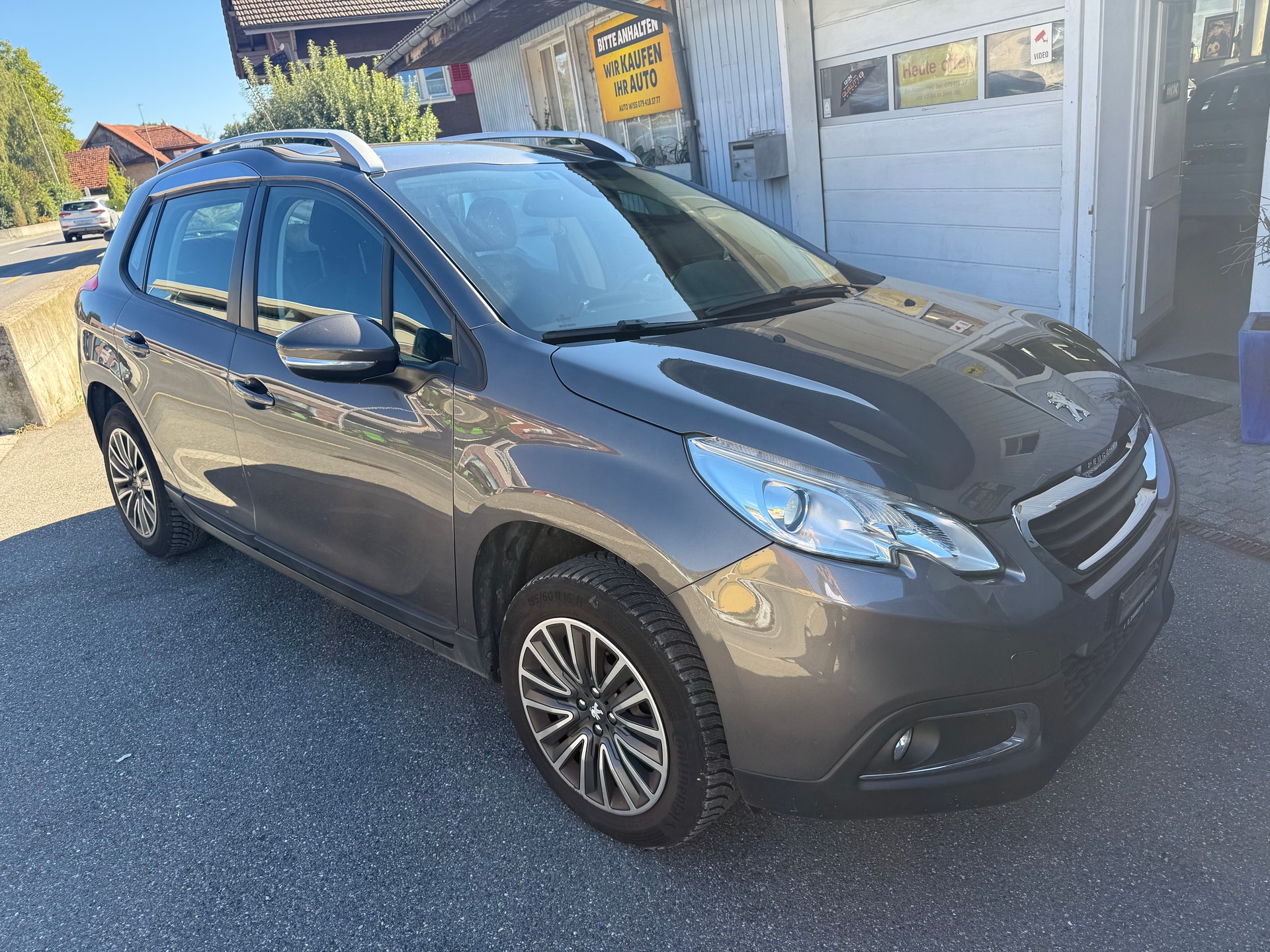 PEUGEOT 2008 1.2 VTI Allure-showroom-element-2
