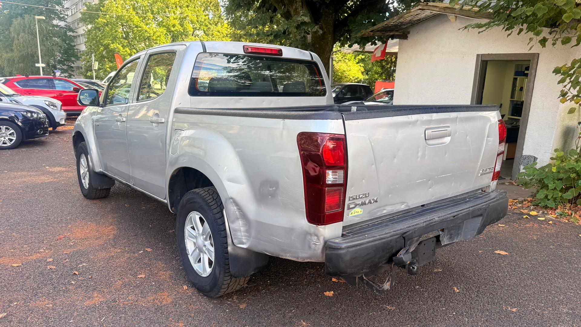 ISUZU D-MAX 2.5 Crew Cab Satellite 4x4 * Problème pont arrière *-image-5