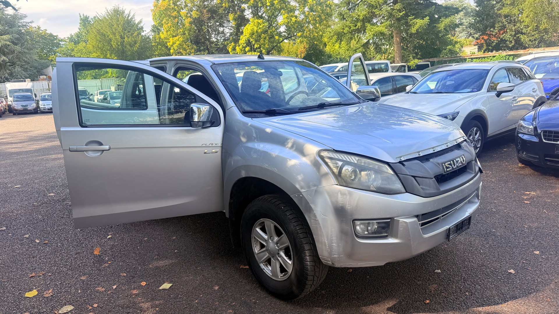 ISUZU D-MAX 2.5 Crew Cab Satellite 4x4 * Problème pont arrière *-image-11