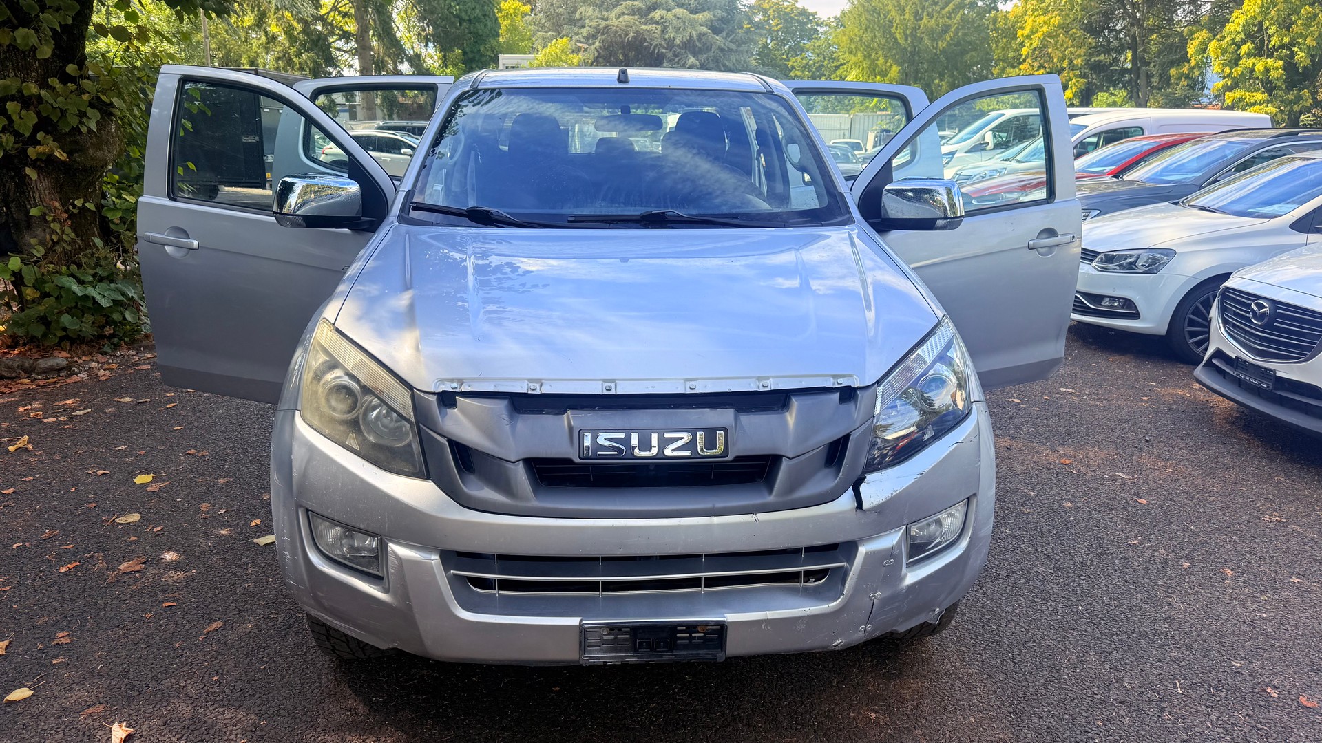 ISUZU D-MAX 2.5 Crew Cab Satellite 4x4 * Problème pont arrière *-image-9