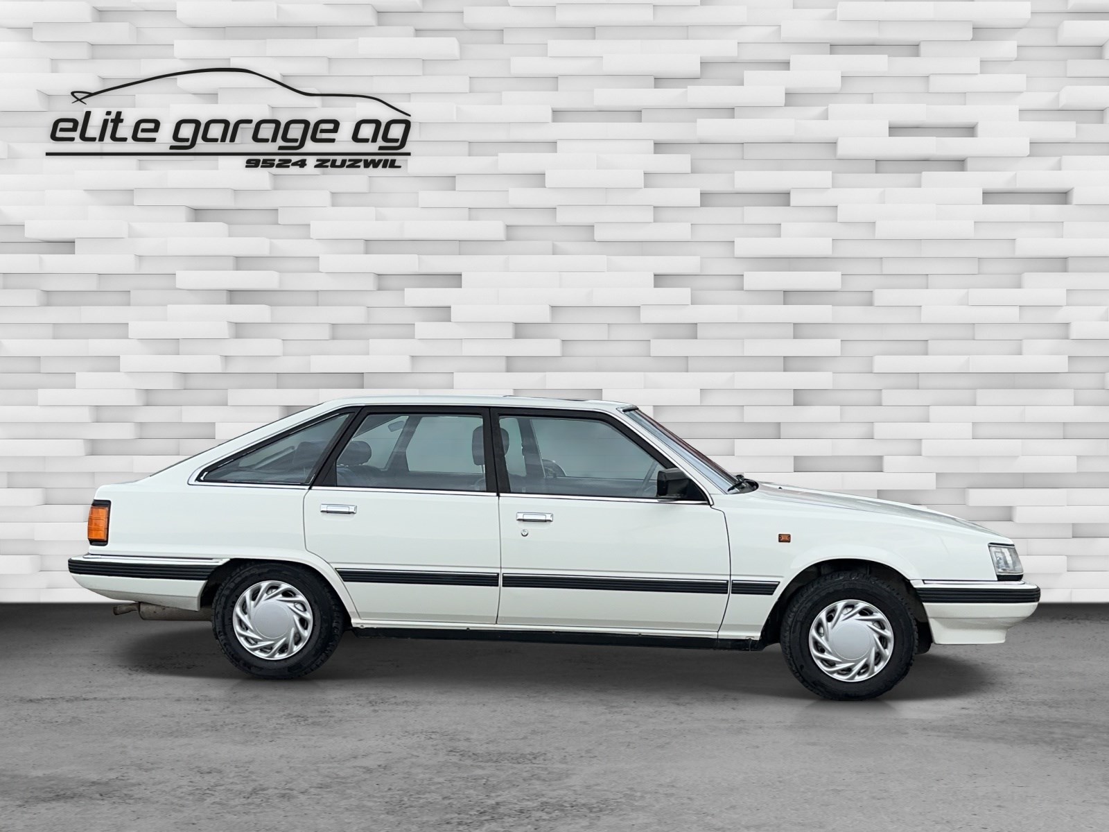 TOYOTA Camry 2000 GLi Liftback-image-3