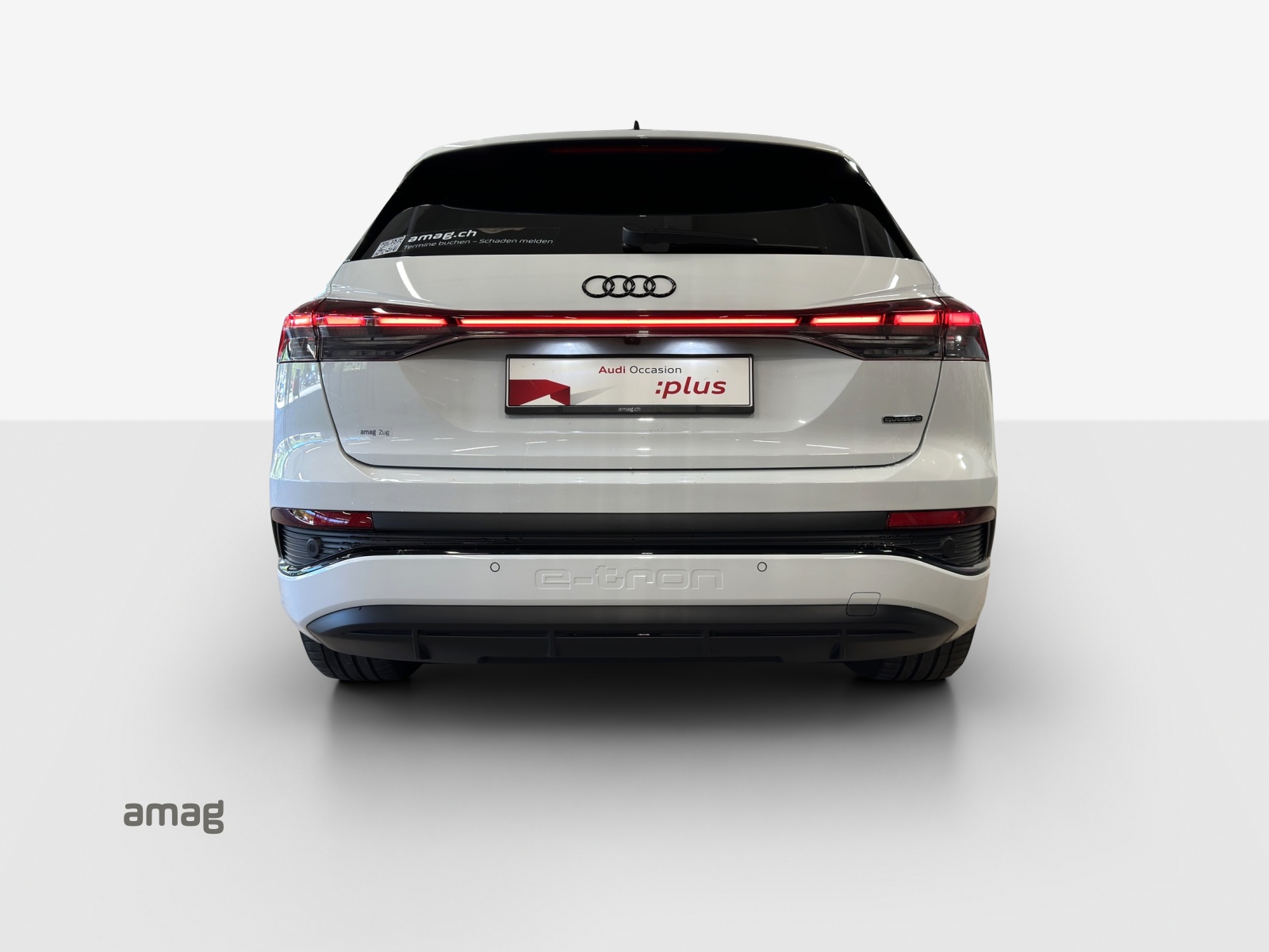 AUDI Q4 e-tron 55 quattro-image-4