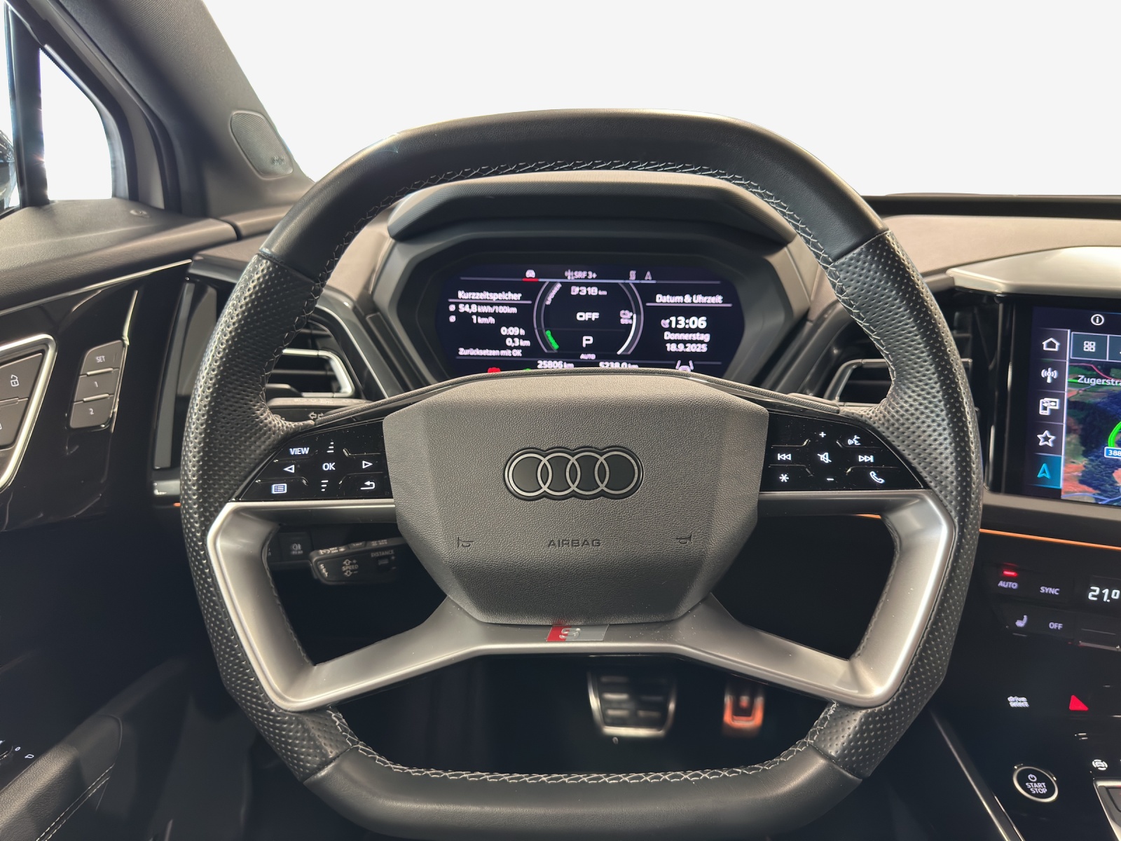 AUDI Q4 e-tron 55 quattro-image-10