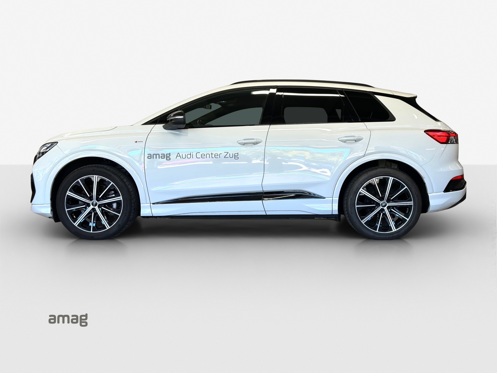 AUDI Q4 e-tron 55 quattro-showroom-element-1