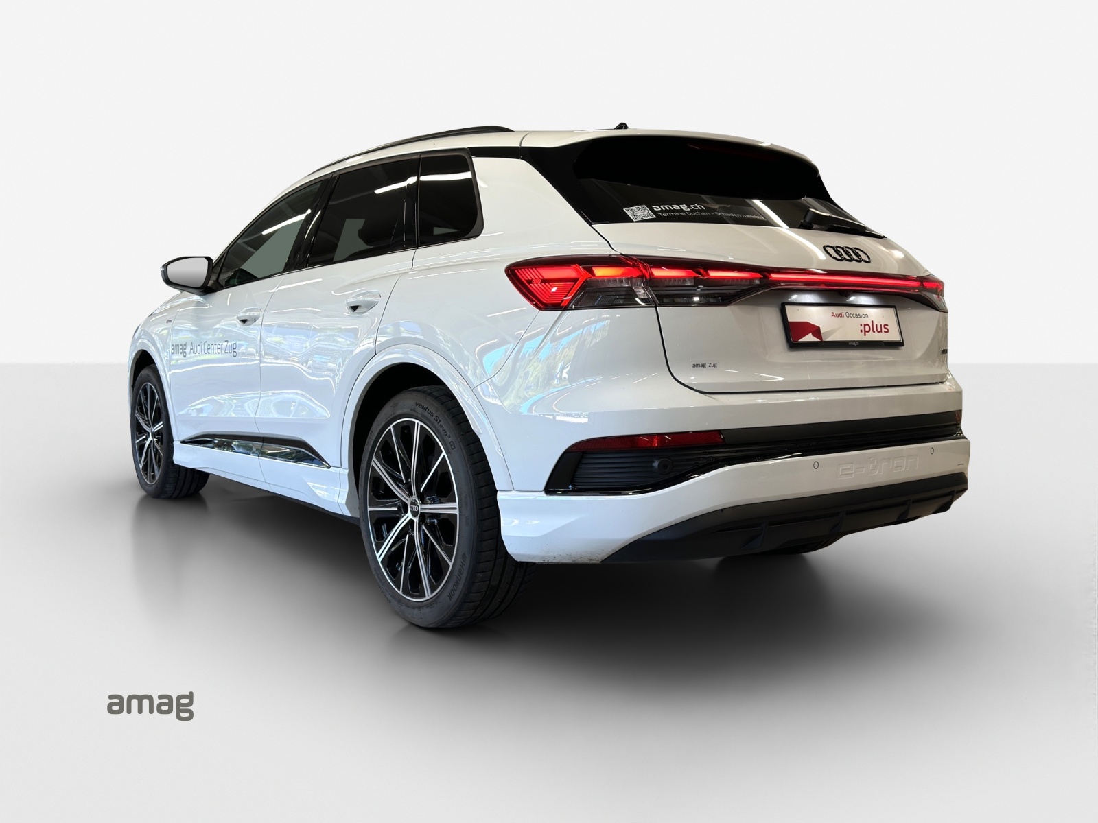 AUDI Q4 e-tron 55 quattro-showroom-element-2