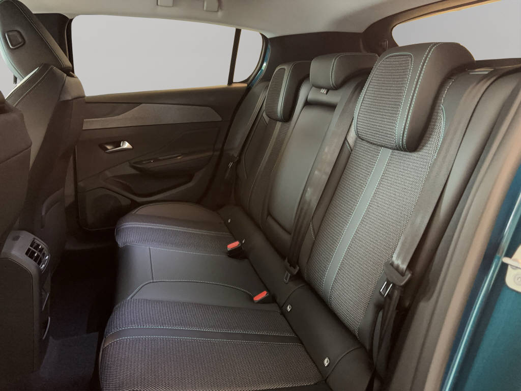 PEUGEOT 308 1.6 PHEV 180 Allure-image-6