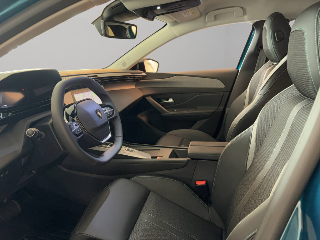PEUGEOT 308 1.6 PHEV 180 Allure-image-4