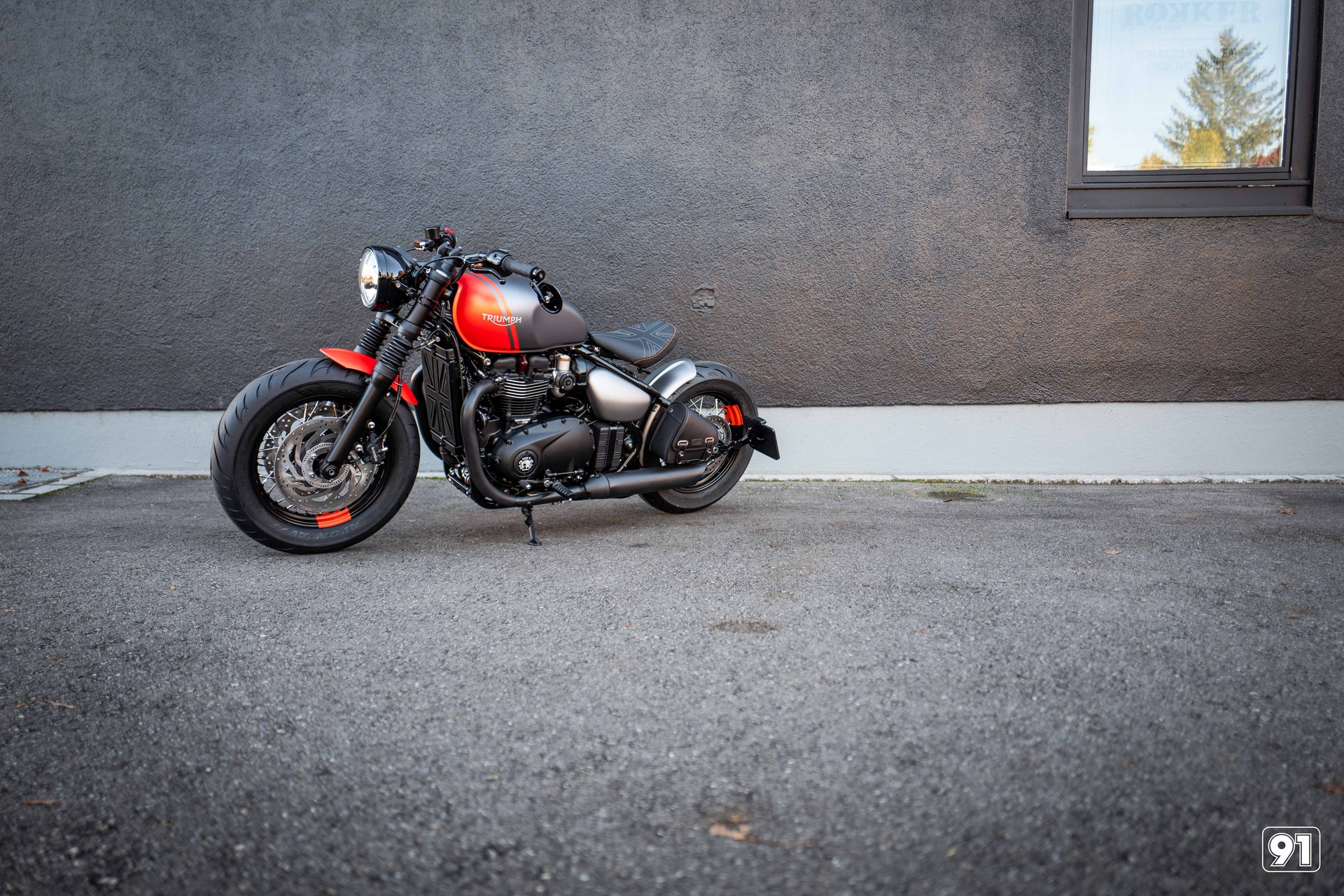 TRIUMPH Bonneville 1200  Bobber-image-1