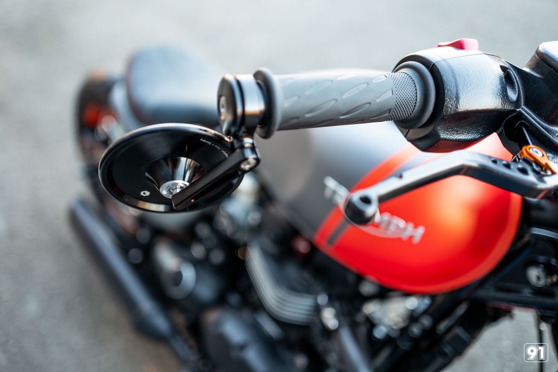 TRIUMPH Bonneville 1200  Bobber-image-9