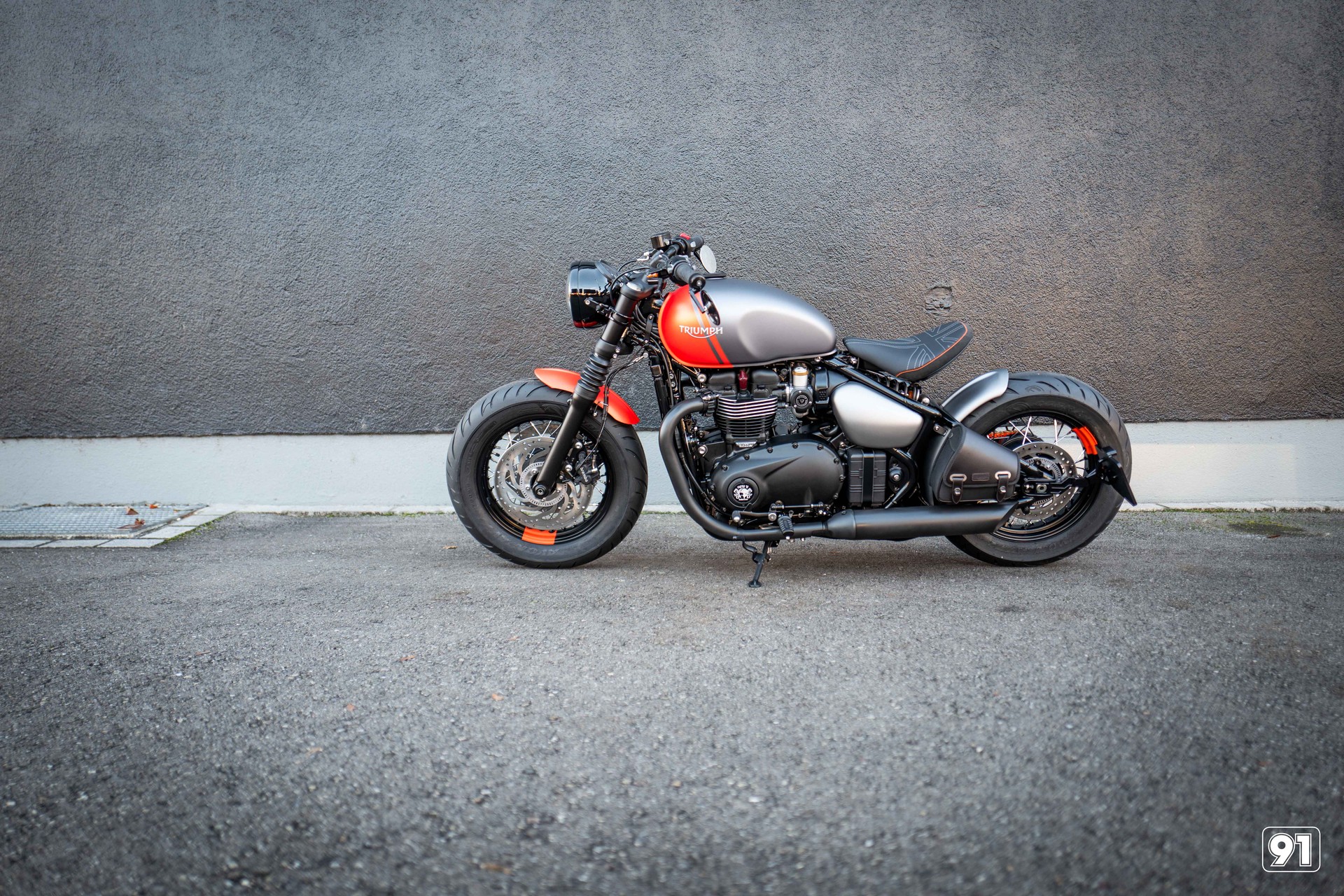 TRIUMPH Bonneville 1200  Bobber-image-3