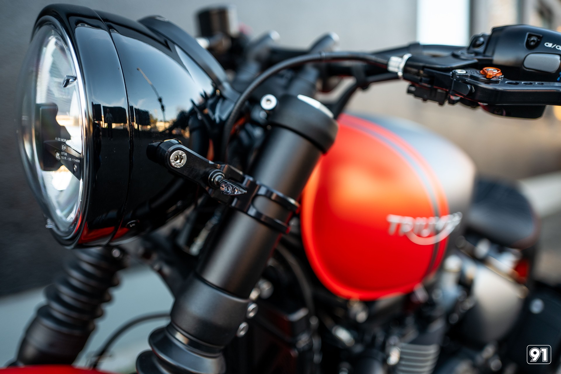 TRIUMPH Bonneville 1200  Bobber-image-7