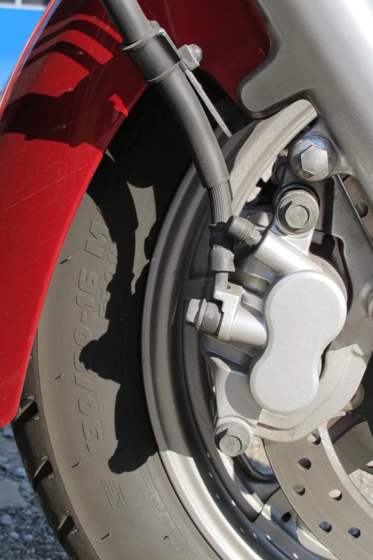YAMAHA XVS 1300 A Midnight Star-image-4