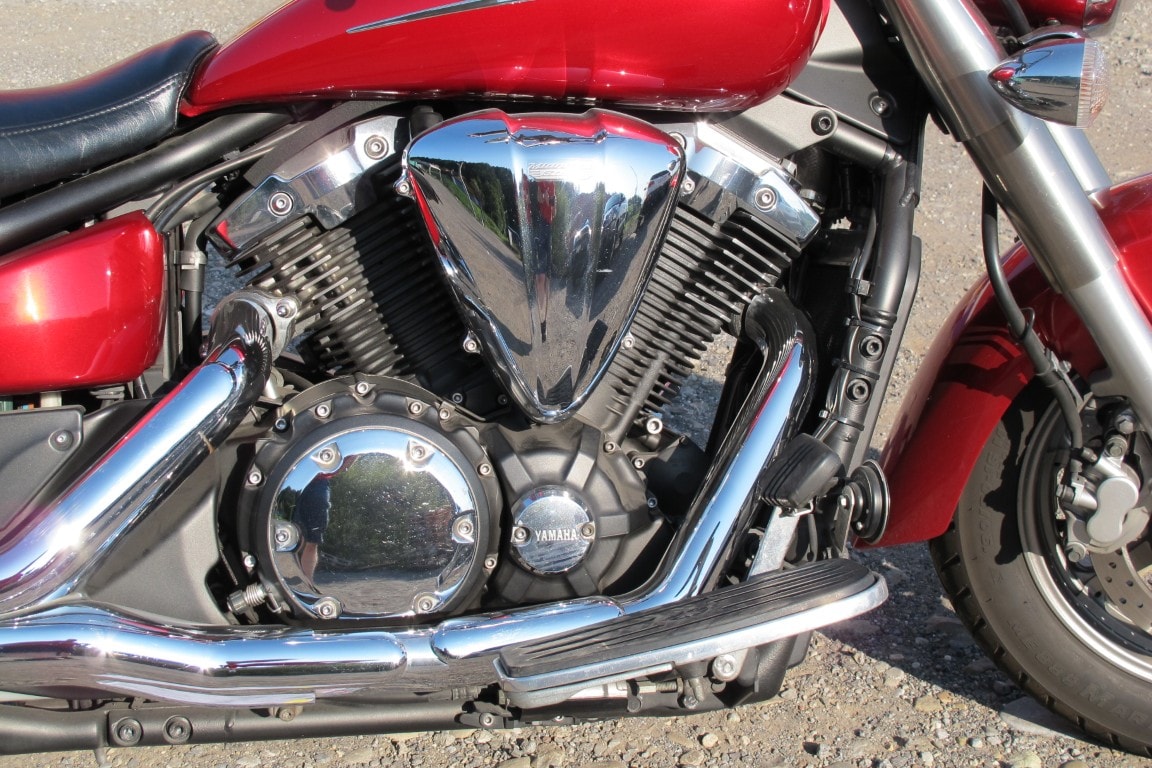 YAMAHA XVS 1300 A Midnight Star-image-8