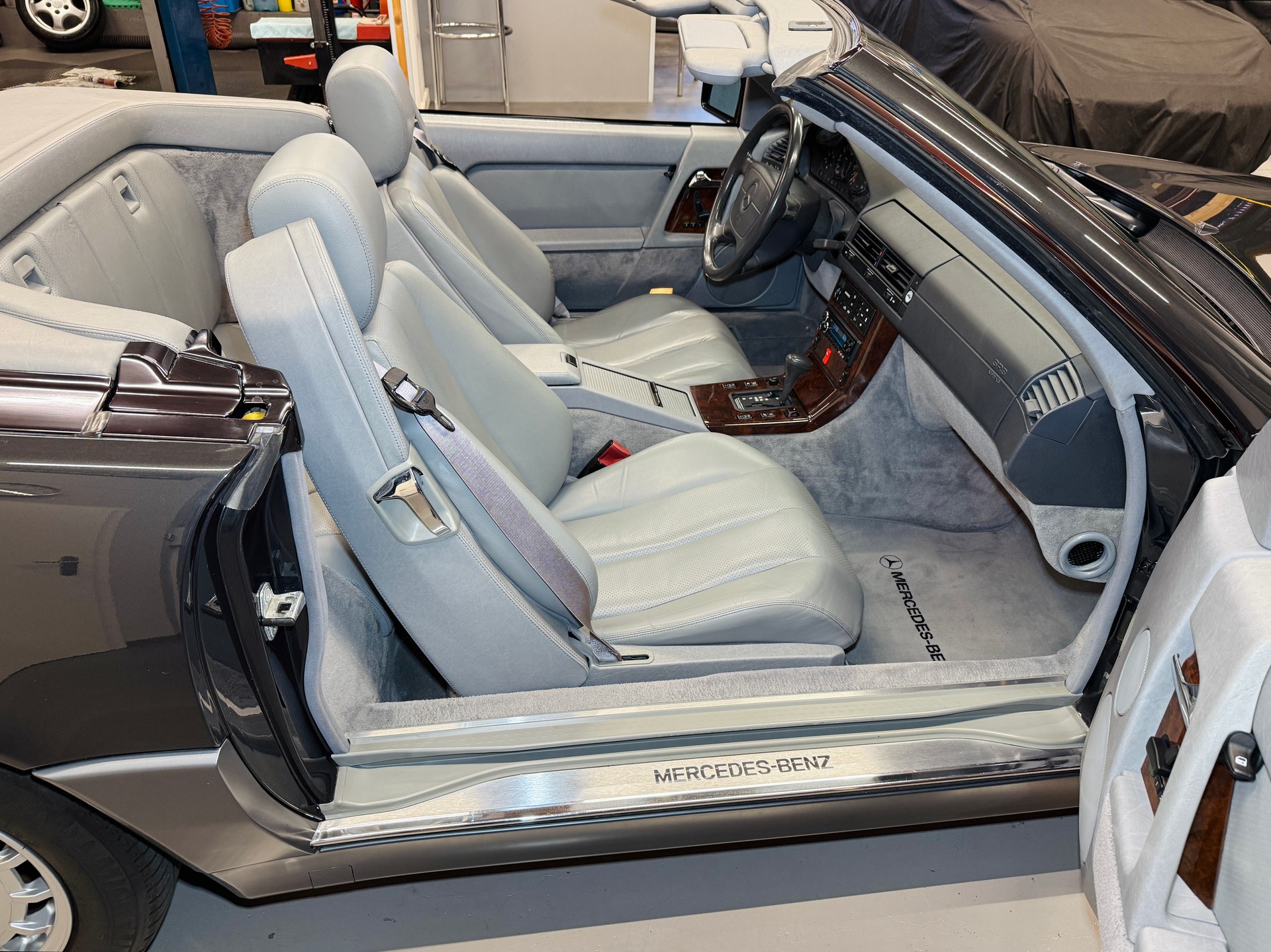 MERCEDES-BENZ 300 SL „Blauschwarz metallic“ 1. Lack-image-10