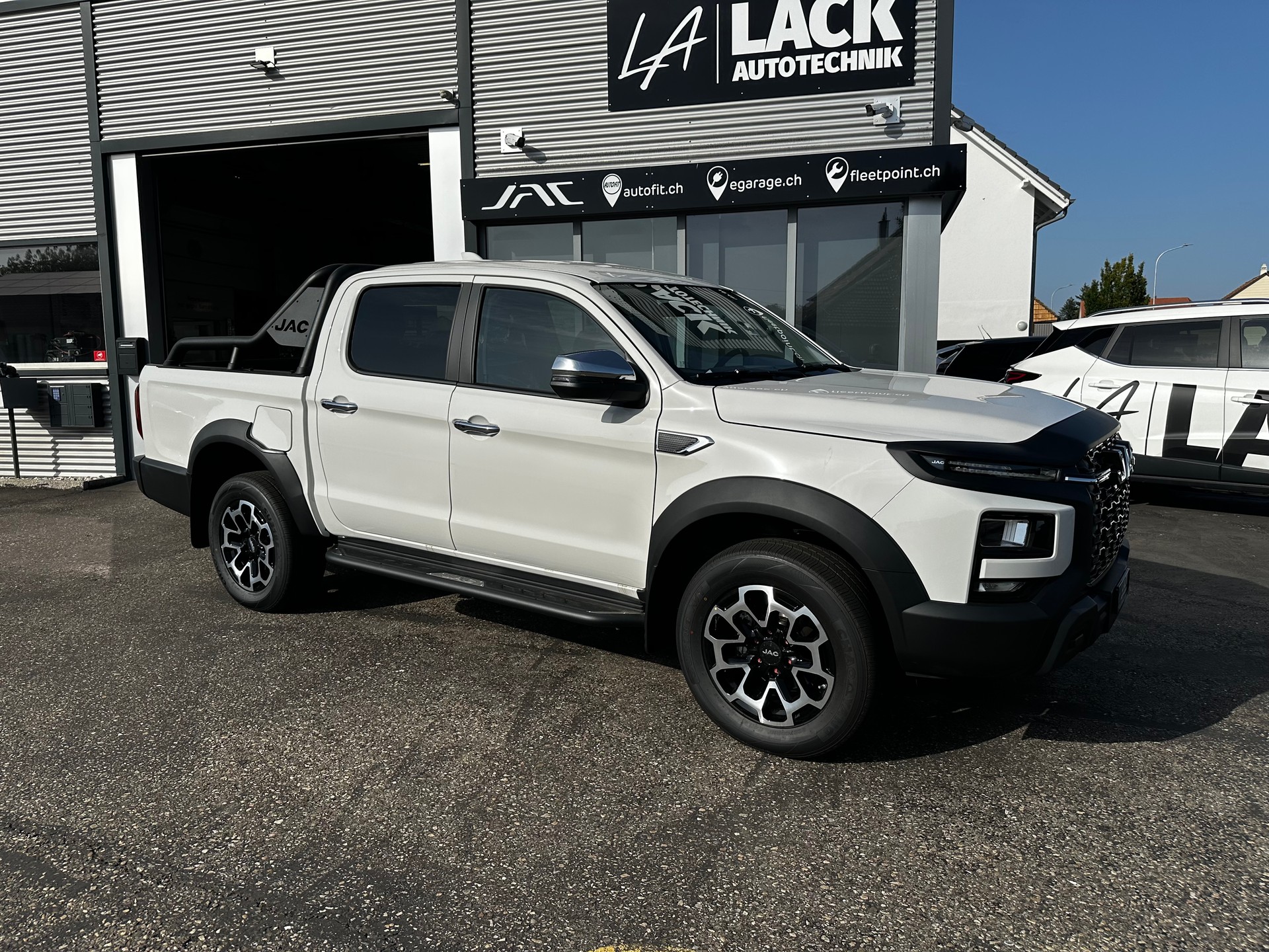 JAC T9EV 88kWh Advance 4x4-image-4