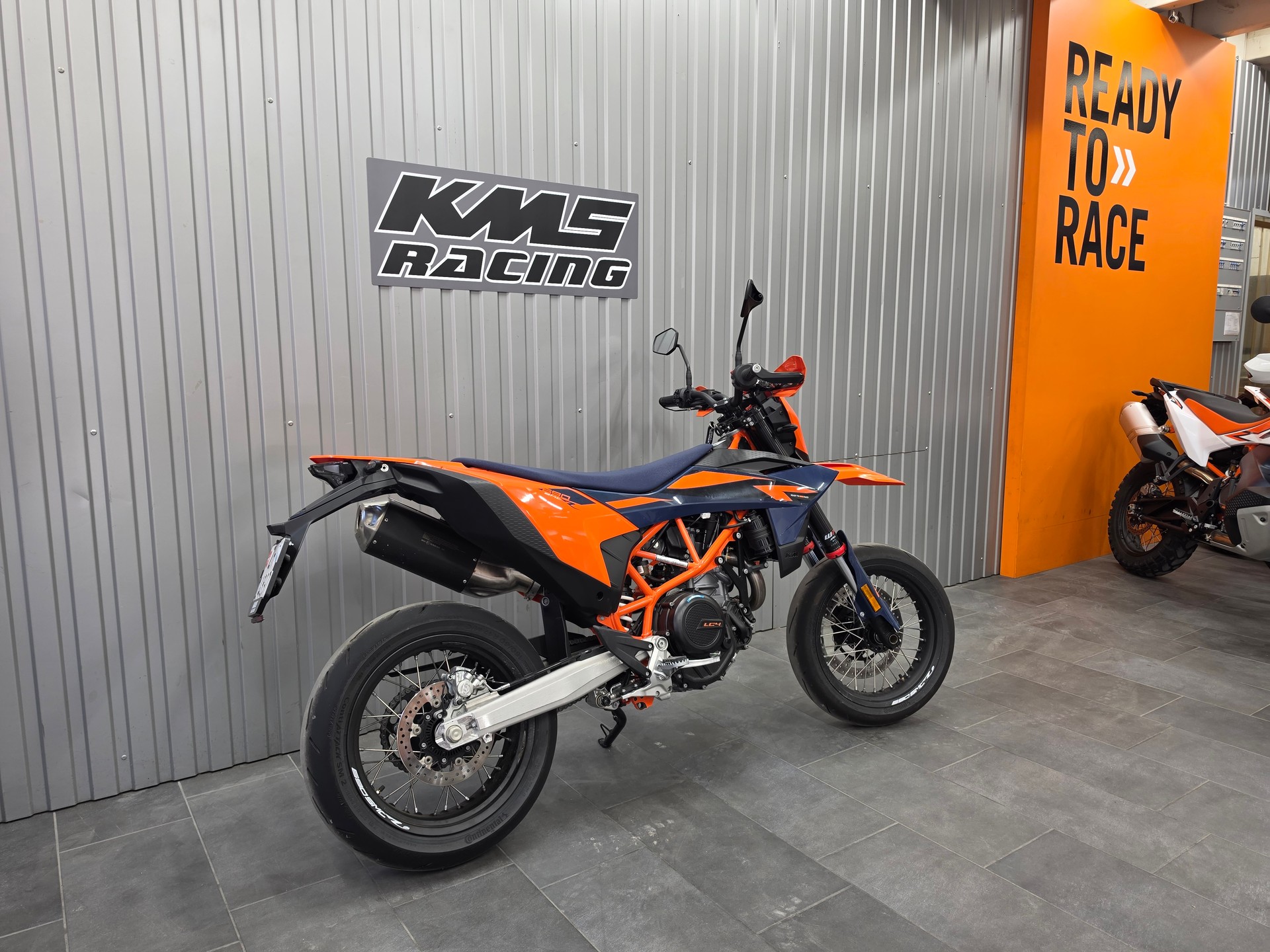 KTM 690 SMC R ABS (35 kW)-image-5