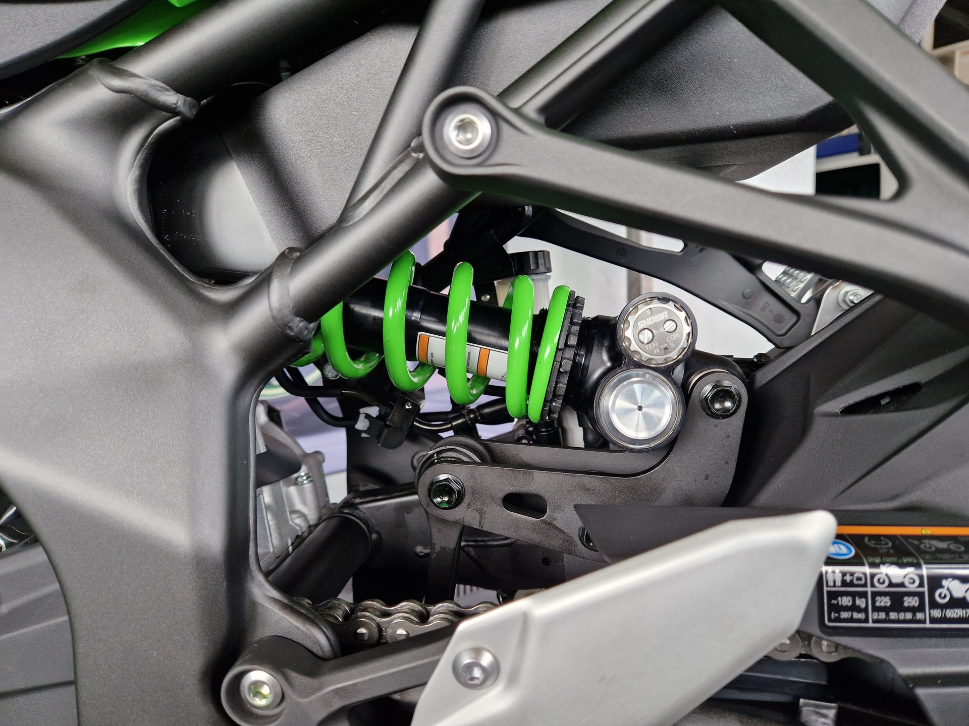 KAWASAKI Ninja ZX-4RR-image-6