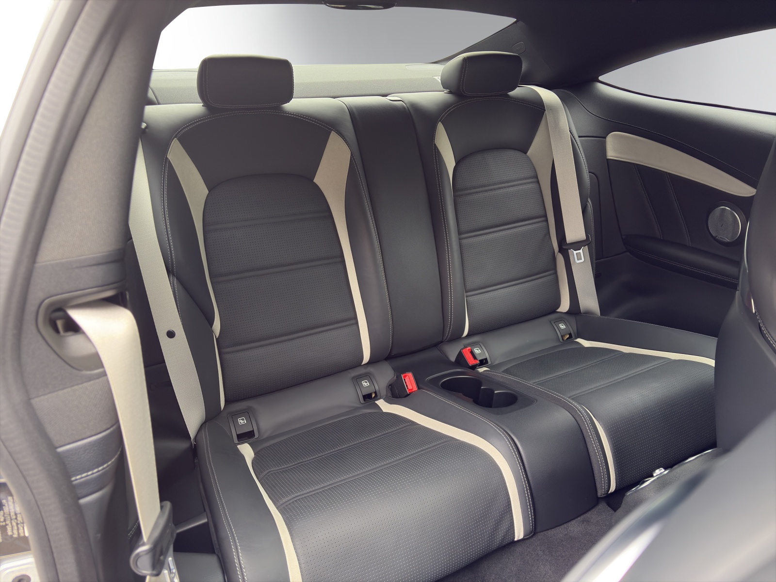 MERCEDES-BENZ C 63 S AMG Speedshift-image-14