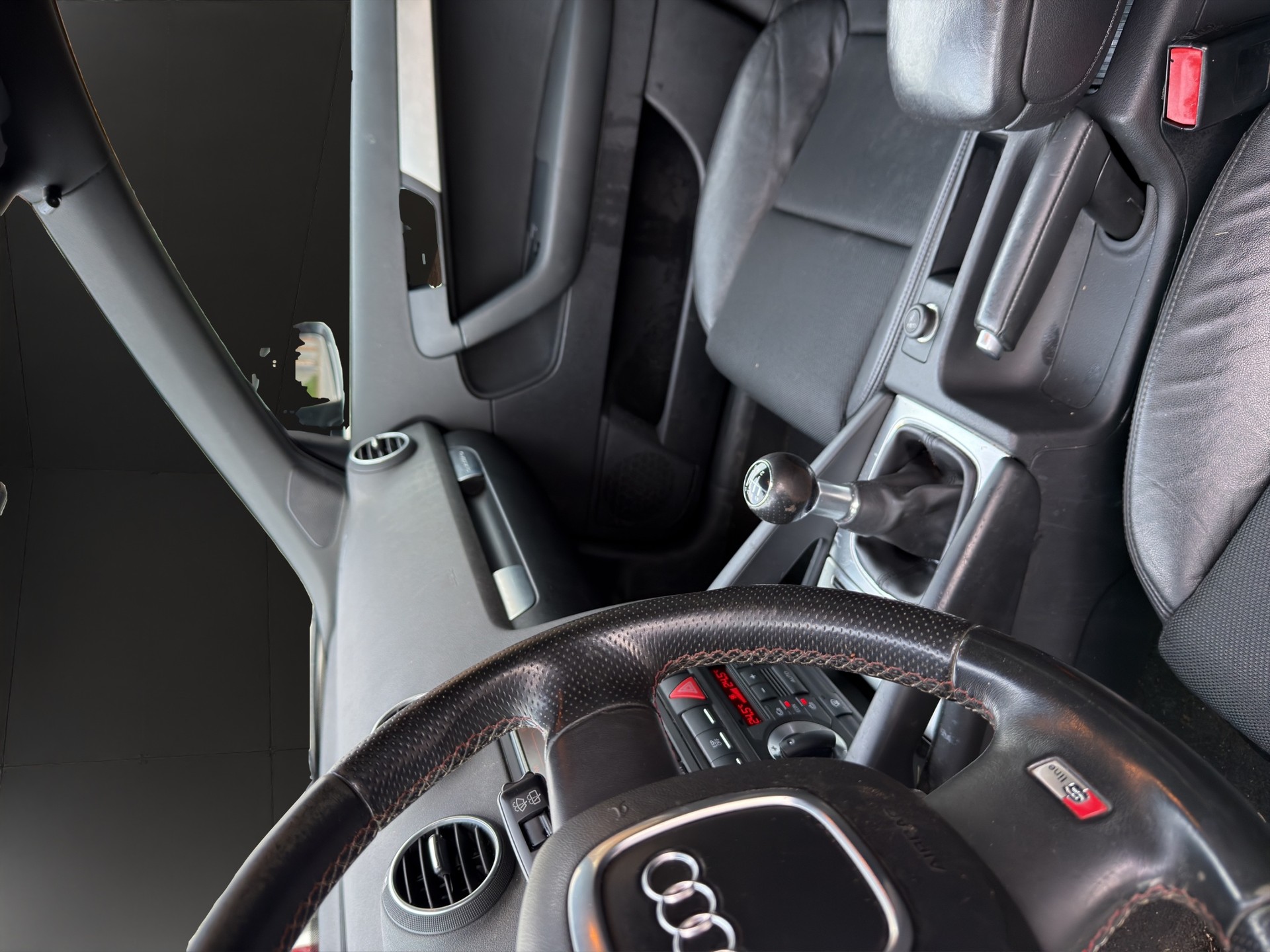 AUDI A3 Sportback 2.0 TDI Ambition quattro-image-10