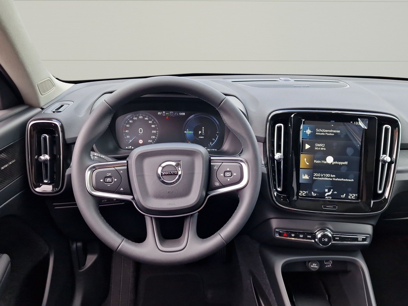 VOLVO XC40 1.5 T5 PiH Ultimate Dark-image-9