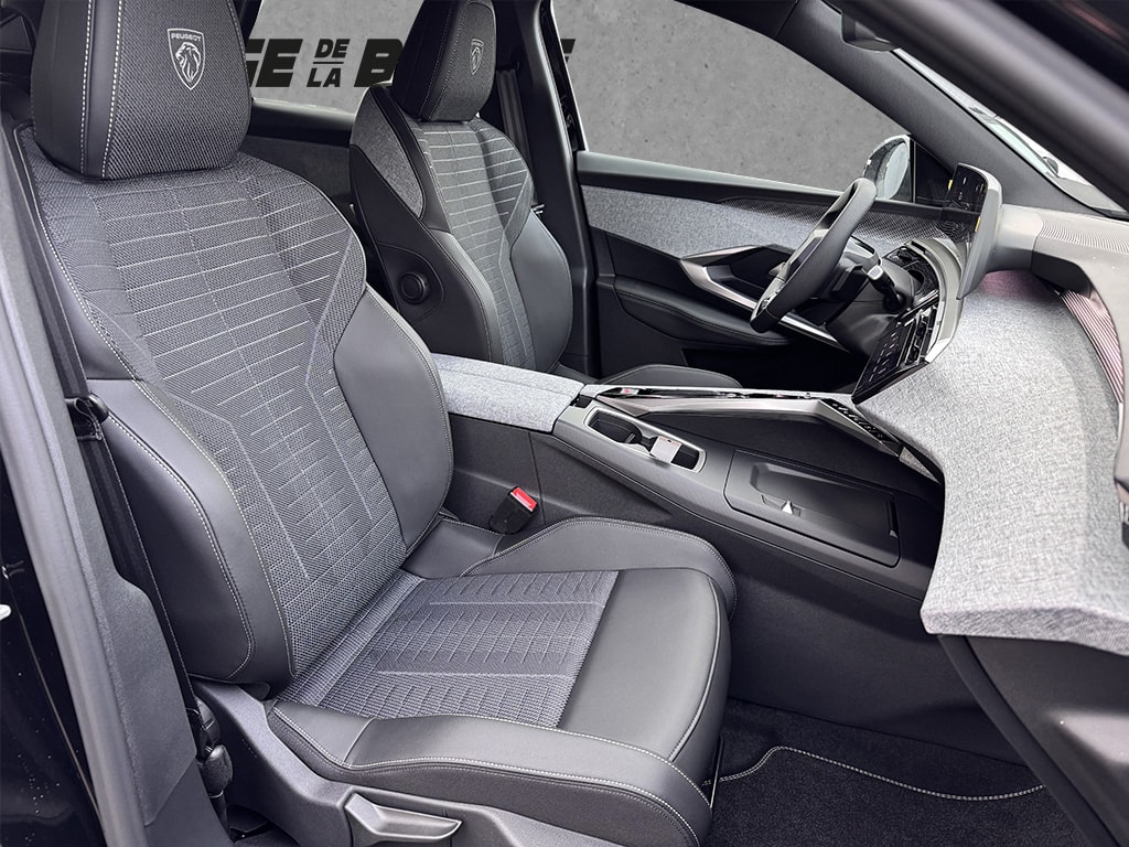 PEUGEOT 3008 1.2 Hybrid GT-image-11