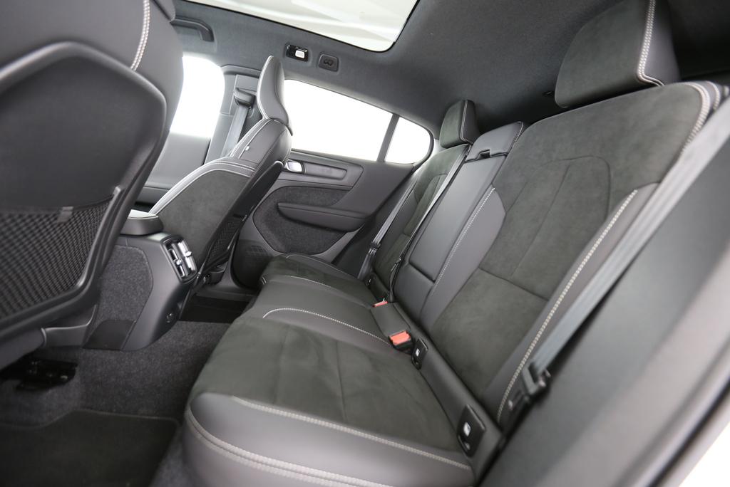 VOLVO C40 P8 Twin Recharge AWD-image-8