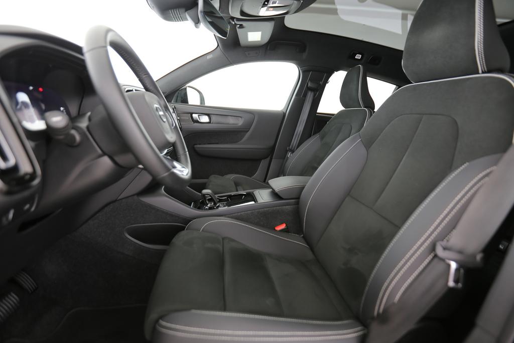 VOLVO C40 P8 Twin Recharge AWD-showroom-element-2
