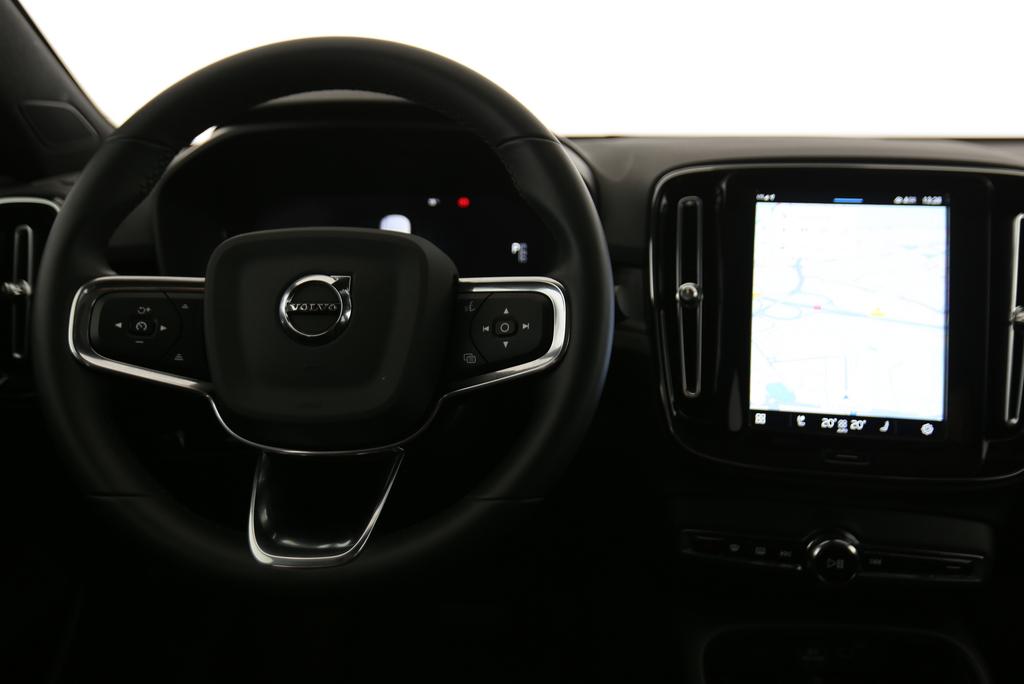 VOLVO C40 P8 Twin Recharge AWD-image-4