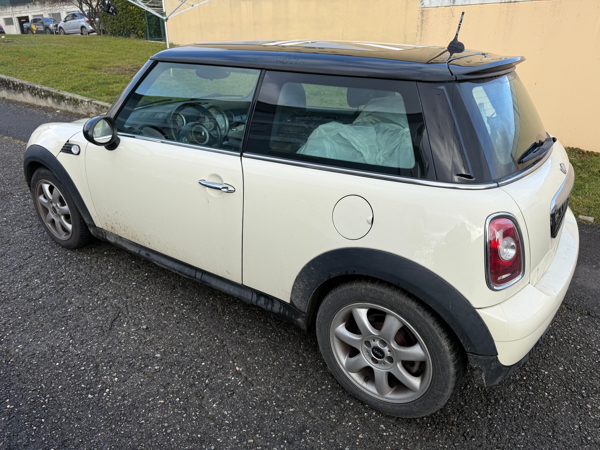 MINI Cooper-image-2