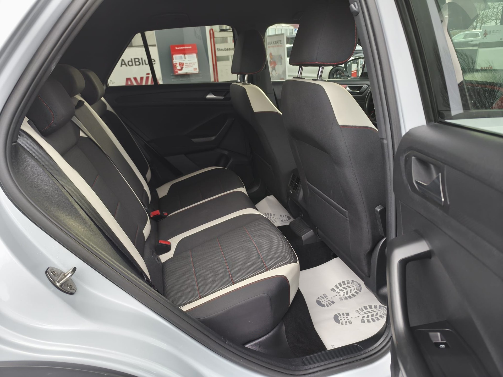VW T-Roc 2.0 TSI Sport DSG 4Motion-image-14