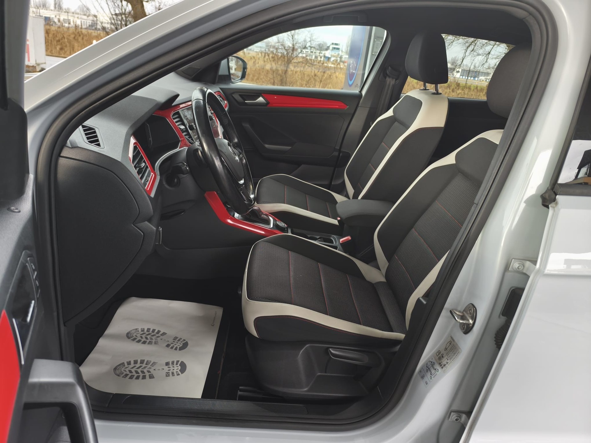 VW T-Roc 2.0 TSI Sport DSG 4Motion-image-10