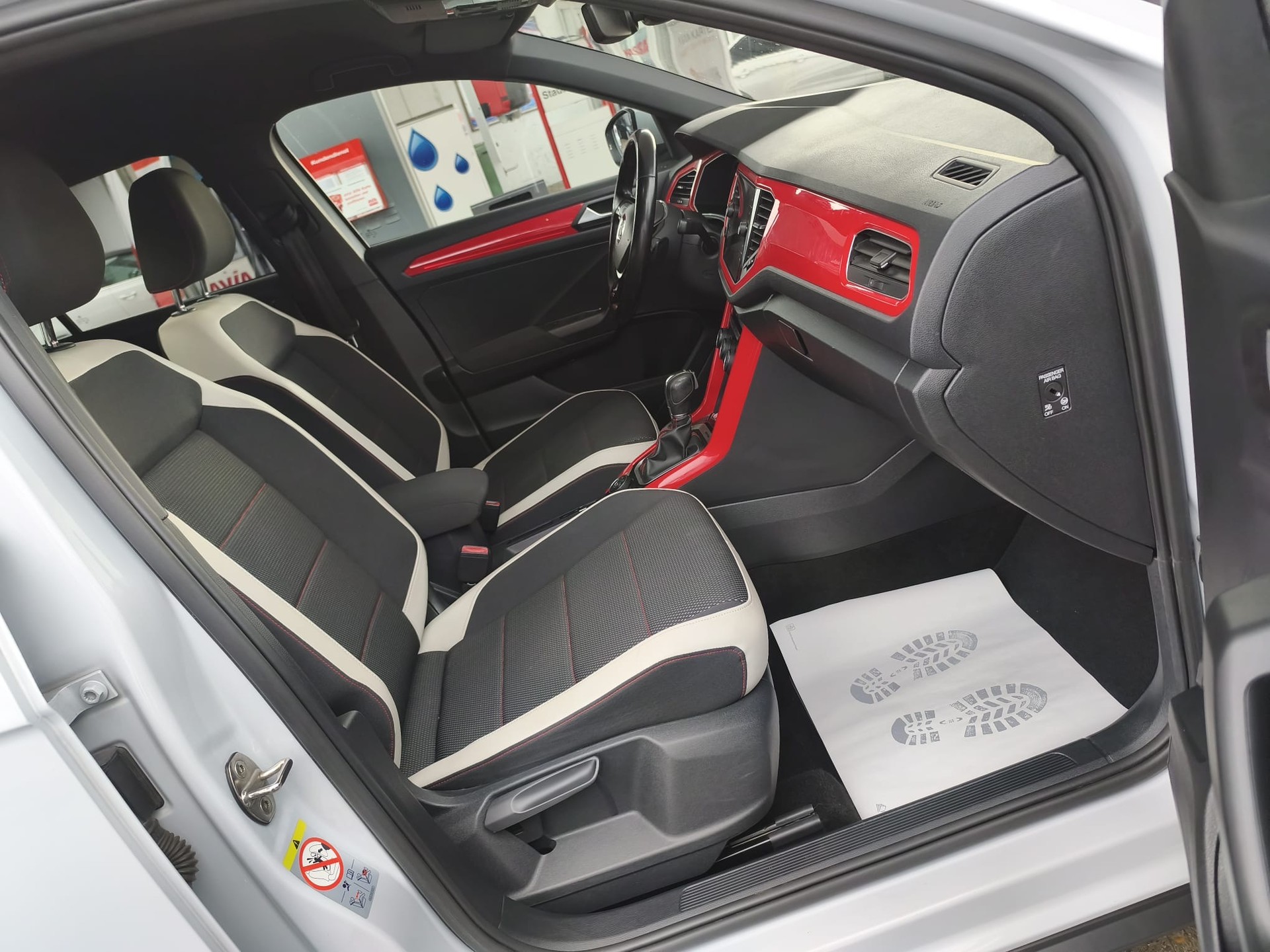 VW T-Roc 2.0 TSI Sport DSG 4Motion-image-11