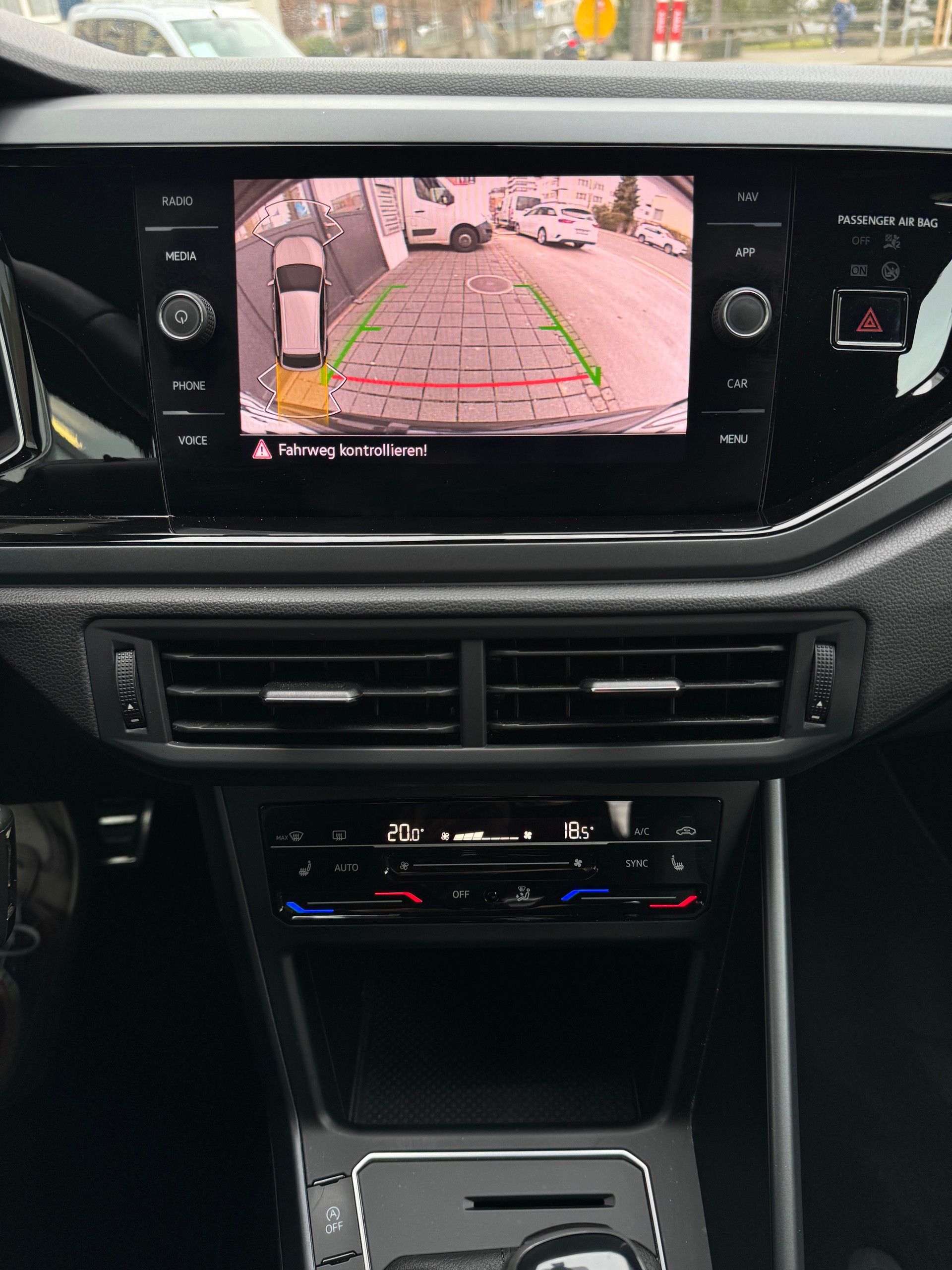 VW Taigo 1.0 TSI R-Line DSG-image-16