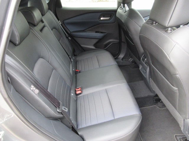 NISSAN Qashqai 1.3 DIG-T N-Connecta 4x4-image-18