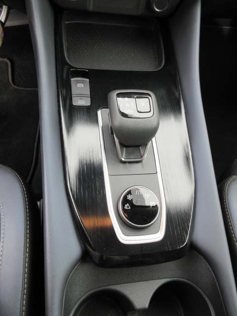 NISSAN Qashqai 1.3 DIG-T N-Connecta 4x4-image-11