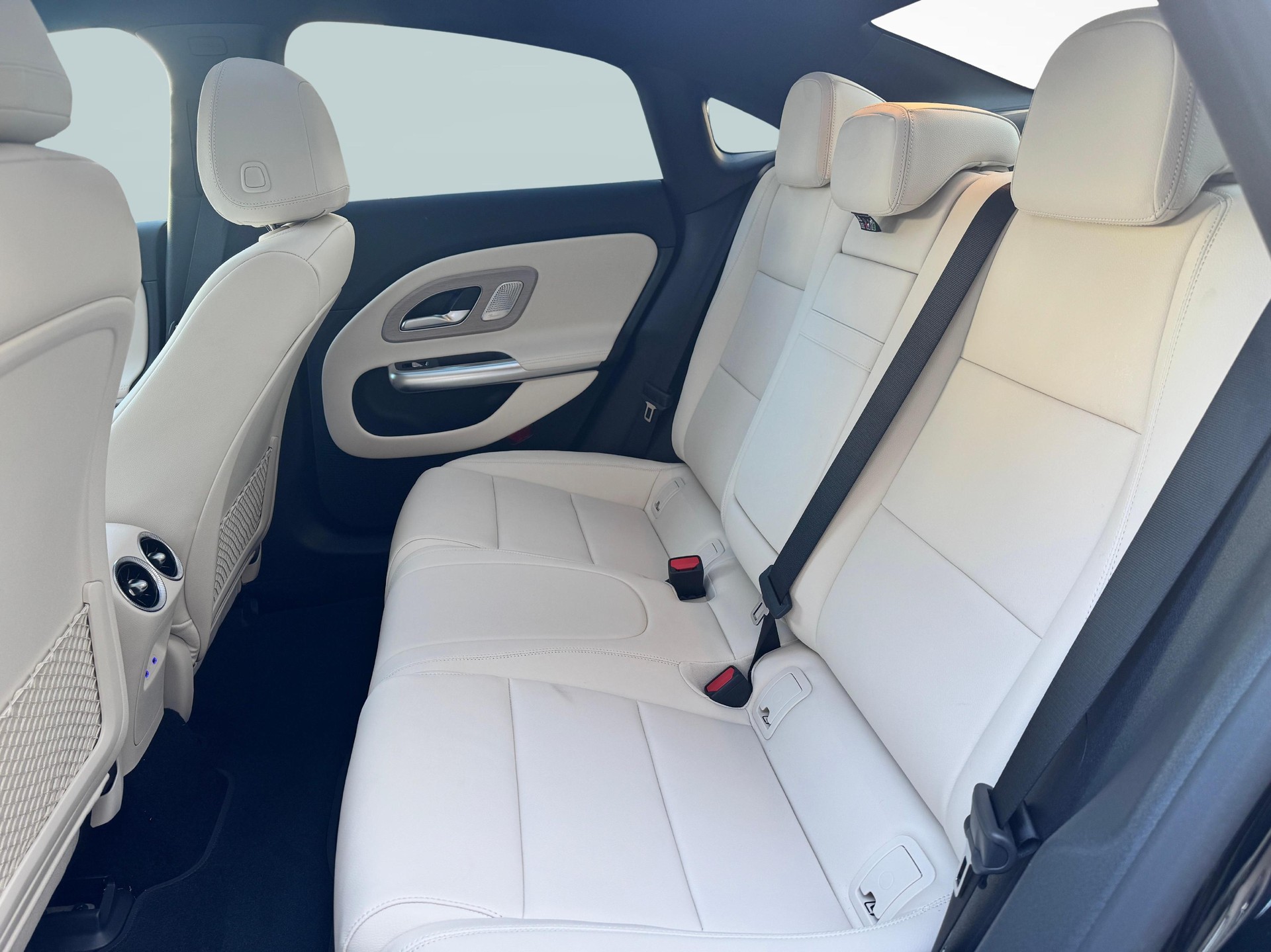 MERCEDES-BENZ CLA 350 4MATIC EQ Technology-image-12