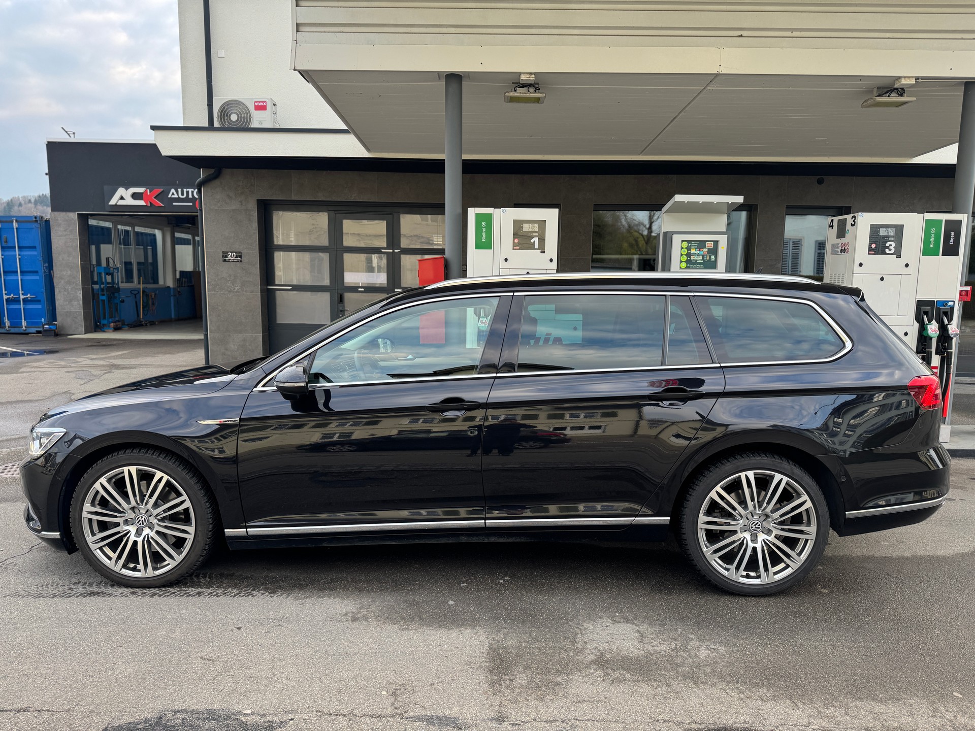 VW Passat Variant 2.0 TDI BMT High. DSG 4Motion-showroom-element-2