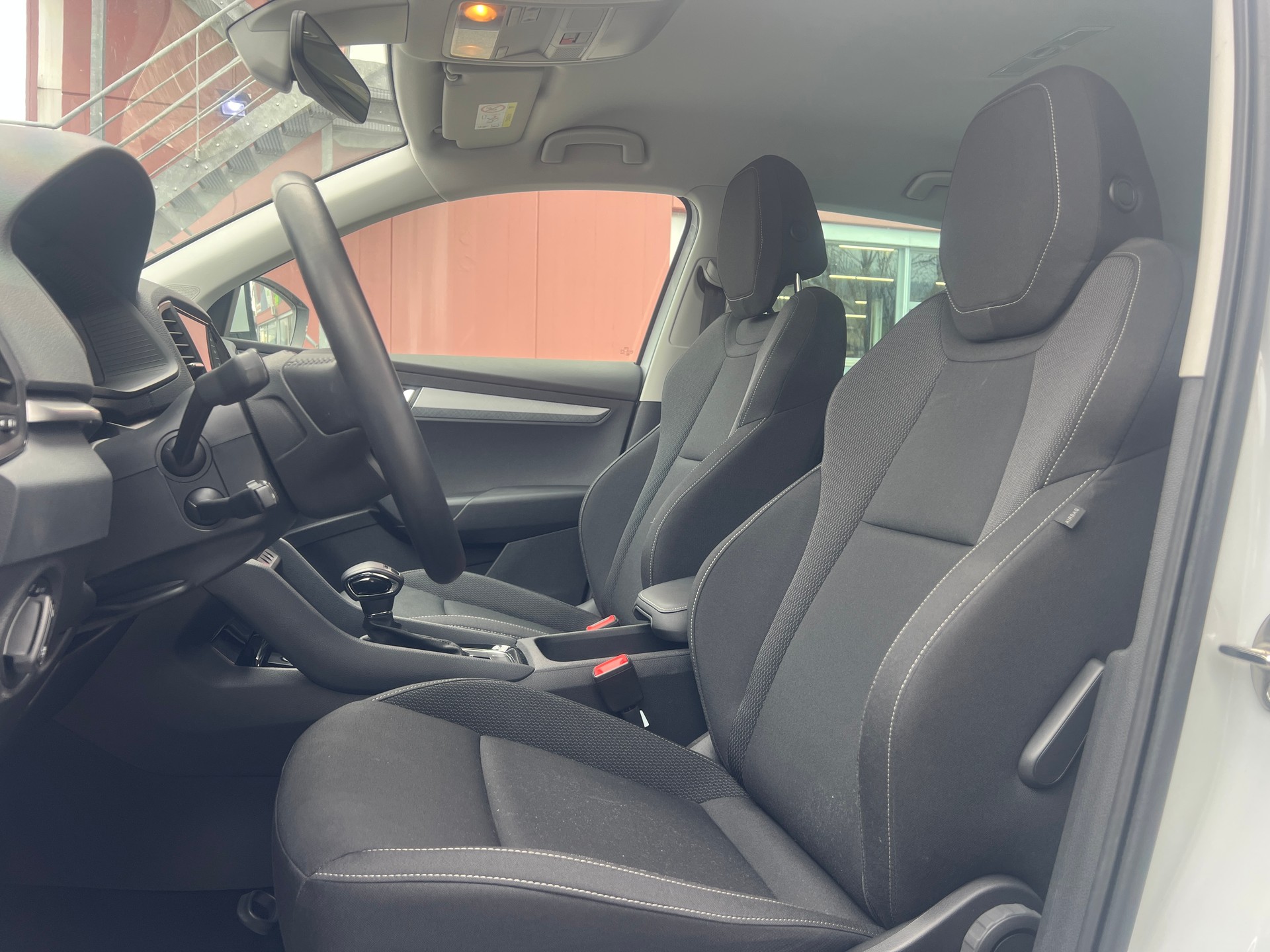 SKODA Karoq 1.5 TSI Selection DSG-image-25