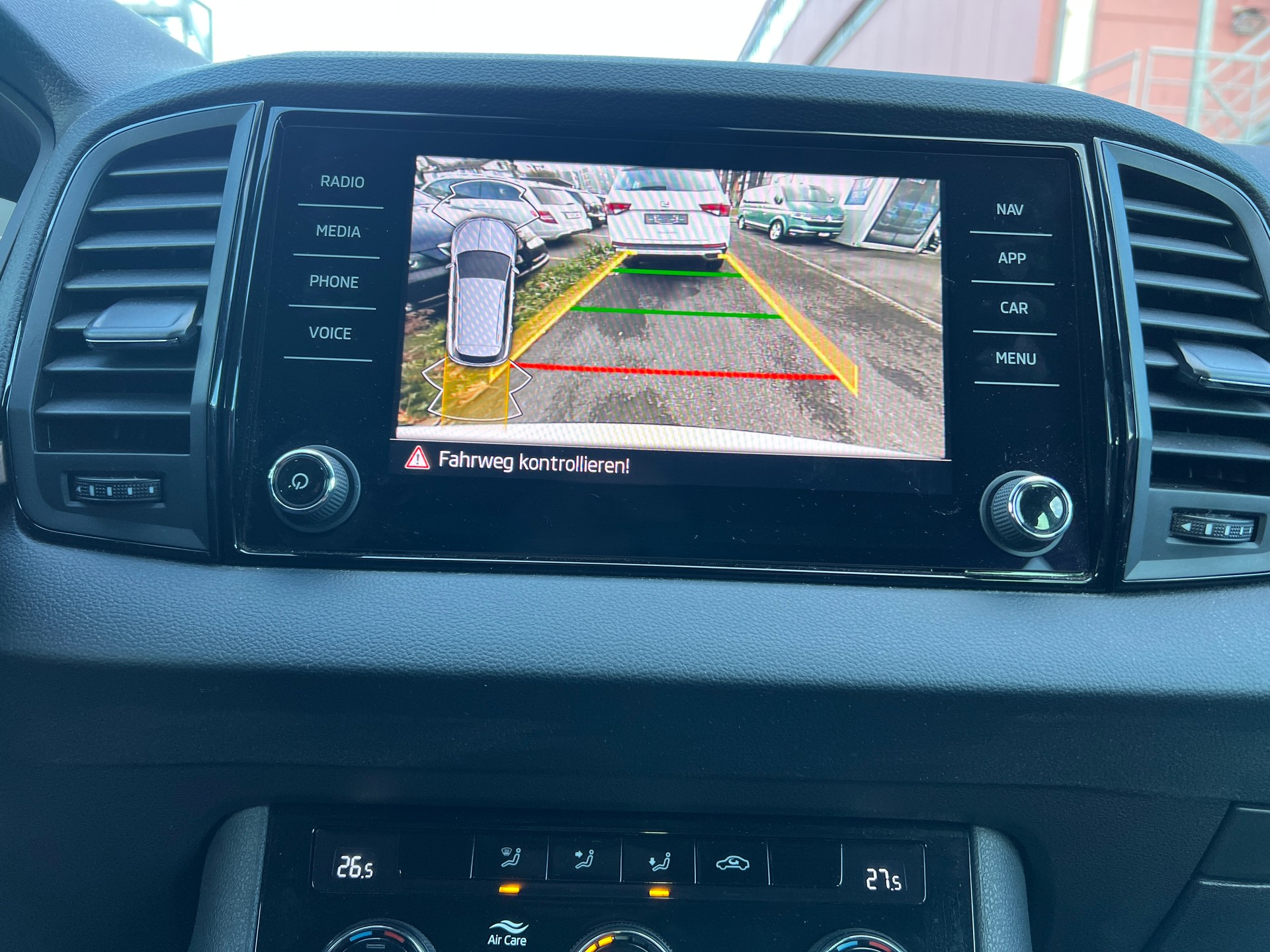 SKODA Karoq 1.5 TSI Selection DSG-image-19