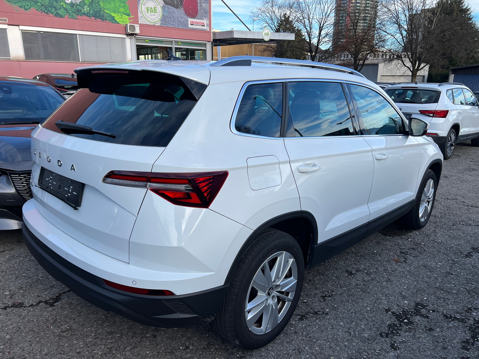 SKODA Karoq 1.5 TSI Selection DSG-image-6