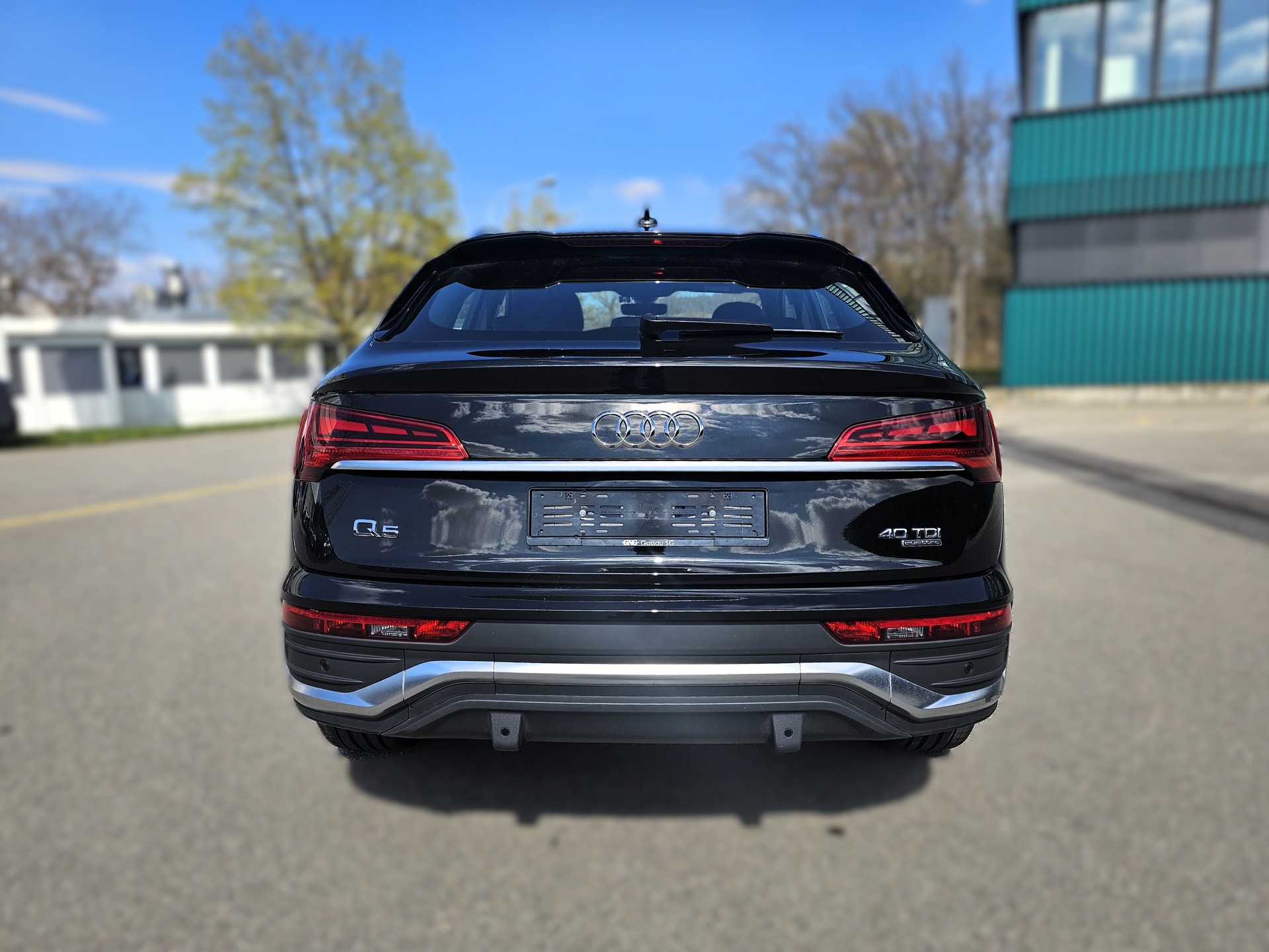 AUDI Q5 Sportback 40 TDI S line quattro S-tronic-image-3