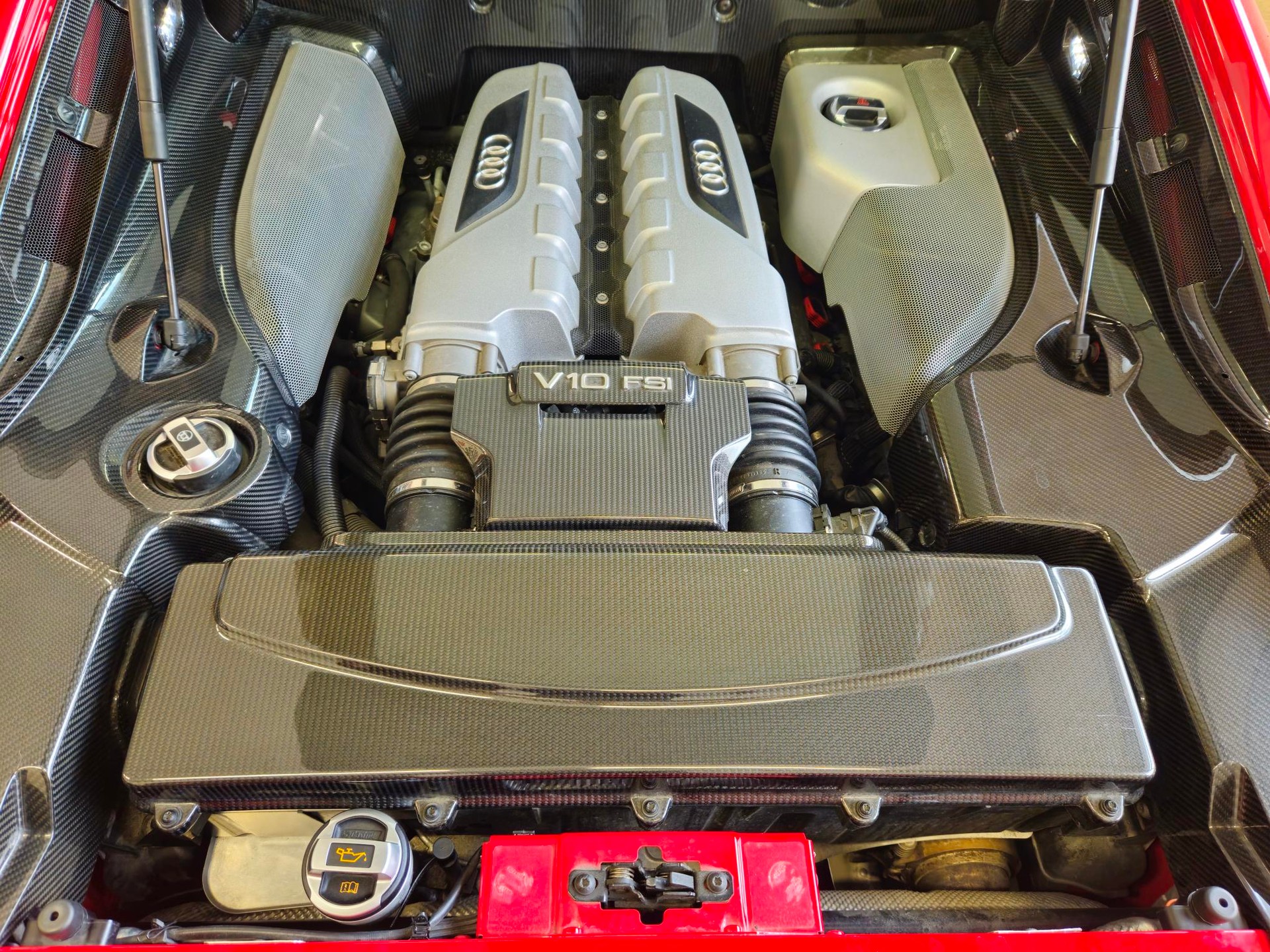AUDI Coupé 5.2 R-Tronic-image-14